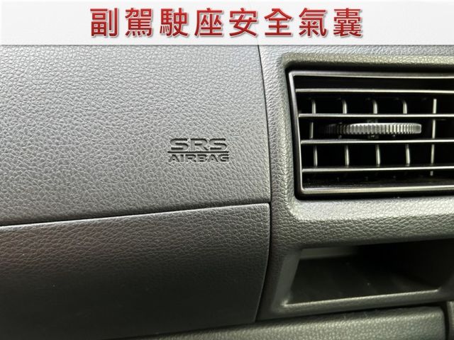 僅跑五萬公里/自排/全車原鈑件/行車紀錄器/里程保證/YES認證/附發票/可全貸  第7張相片