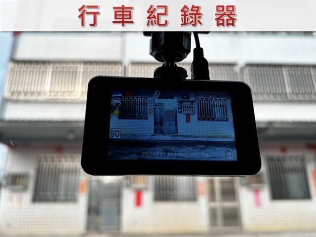 僅跑五萬公里/自排/全車原鈑件/行車紀錄器/里程保證/YES認證/附發票/可全貸  第11張相片