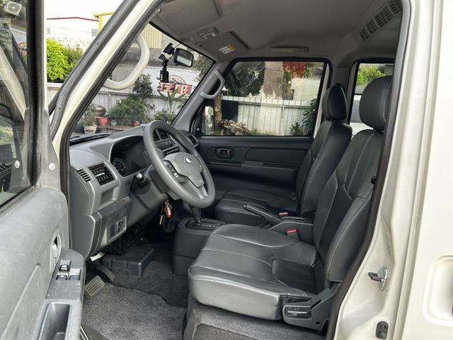 僅跑五萬公里/自排/全車原鈑件/行車紀錄器/里程保證/YES認證/附發票/可全貸  第17張相片