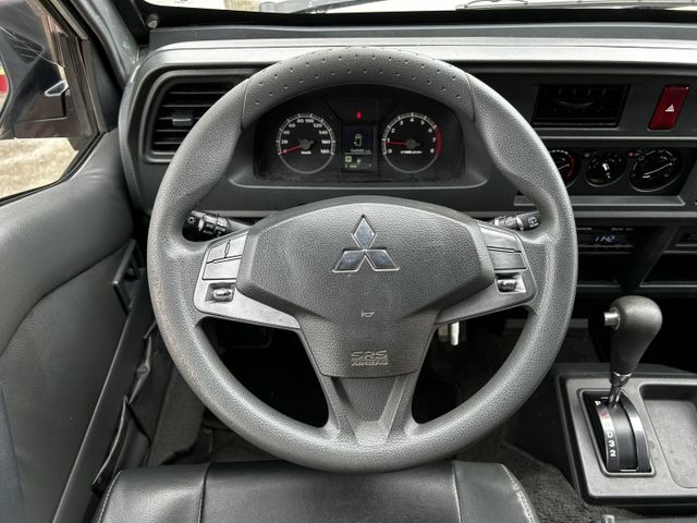 自排/8人座客貨車/Yes認證/全車原鈑件/可全貸/附發票  第7張相片