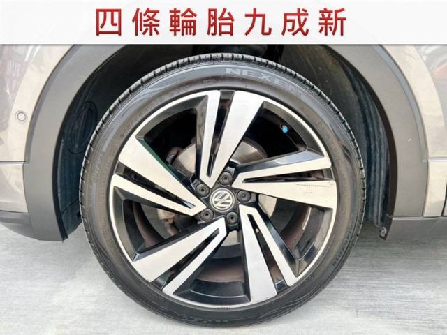 R-Line/全車原鈑件/原廠保養/ACC/車道偏移/盲點/Car Play/四條輪胎九成新/YES認證/里程保證  第17張相片