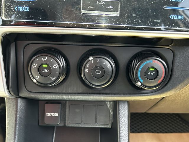 買車找永春最安心！19年Altis通過YES認證，享2年5萬公里保固與SUM五大保固，銀色耐髒好顧，高CP值代步神車。  第10張相片