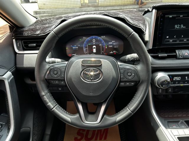 2.0尊爵版/定速/免Key/ACC跟車/電動座椅/恆溫/車道偏移/盲點偵測/車門感應/Yes認證  第5張相片