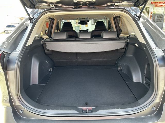 2.0尊爵版/定速/免Key/ACC跟車/電動座椅/恆溫/車道偏移/盲點偵測/車門感應/Yes認證  第19張相片