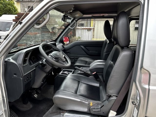 8人座客貨車/自排/前後雙錄行車紀錄器/YES認證/附發票/可全貸  第5張相片