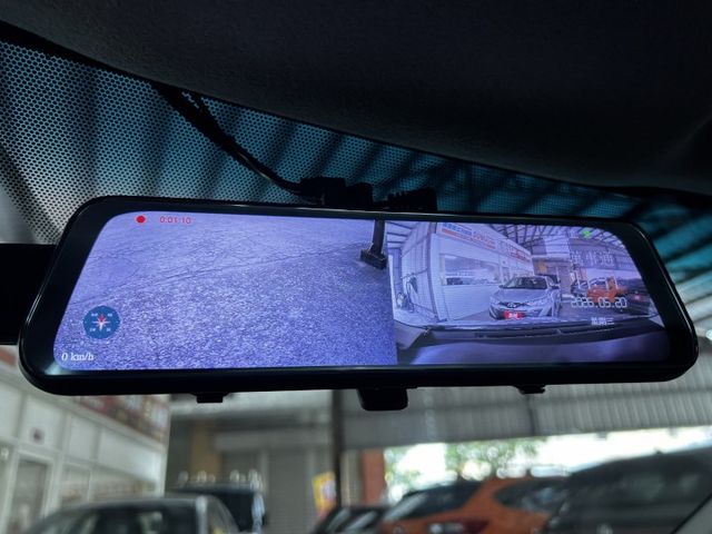 買車找永春最安心！19年Altis通過YES認證，享2年5萬公里保固與SUM五大保固，銀色耐髒好顧，高CP值代步神車。  第12張相片