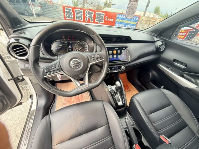 智行旗艦版  360度環景  里程保證7萬5km  全車全鈑件  歡迎賞車試乘  第8張相片