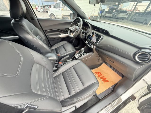 智行旗艦版  360度環景  里程保證7萬5km  全車全鈑件  歡迎賞車試乘  第13張相片