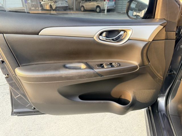 I-KEY  恆溫  里程保證4萬7km  影音多合一  歡迎賞車試乘  第13張相片