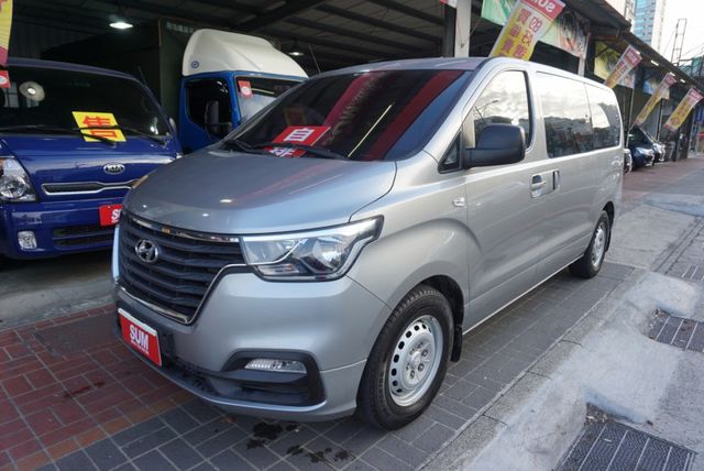 (8人座) 2019年 現代史塔瑞斯 / 附定速系統. 100%全車原鈑件 / 零頭款.可全額貸款  第1張相片