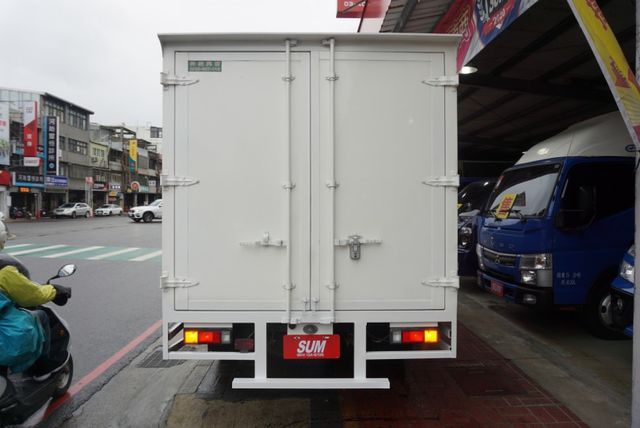 (只跑7000公里.稀有自排.車廂可改成車斗) 2022年 堅達14尺纖維箱 / 100%全車原鈑件.零頭款.可全額貸款  第6張相片