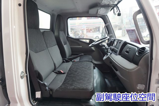 (只跑7000公里.稀有自排.車廂可改成車斗) 2022年 堅達14尺纖維箱 / 100%全車原鈑件.零頭款.可全額貸款  第15張相片