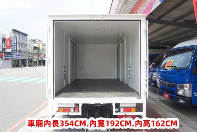 (附2.5尺升降尾門. 車廂可改成車斗) 2021年 堅達11尺半纖維廂.100%全車原鈑件/零頭款.可全額貸款  第9張相片