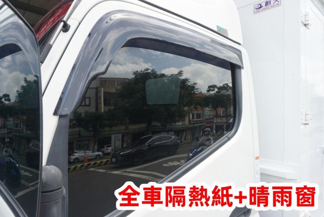 (附2.5尺升降尾門. 車廂可改成車斗) 2021年 堅達11尺半纖維廂.100%全車原鈑件/零頭款.可全額貸款  第10張相片