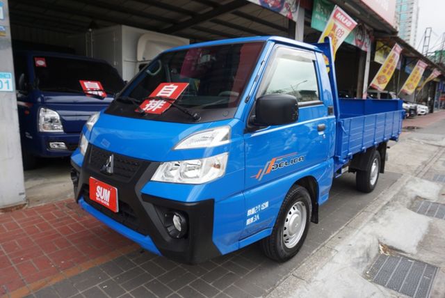 (稀有自排.只跑3萬多.附2.5尺升降尾門) 2022年 得利卡貨車 / 100%全車原鈑件 / 零頭款.可全額貸款  第1張相片