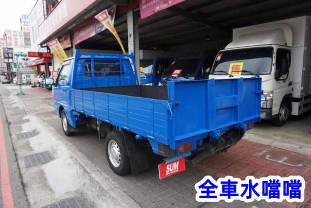 (稀有自排.只跑3萬多.附2.5尺升降尾門) 2022年 得利卡貨車 / 100%全車原鈑件 / 零頭款.可全額貸款  第7張相片