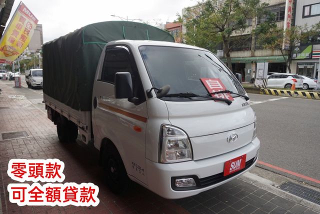 (只跑2萬多.稀有自排.附2.5尺升降尾門) 2021年現代小霸王貨車 / 100%全車原鈑件 / 零頭款.可全額貸款  第4張相片