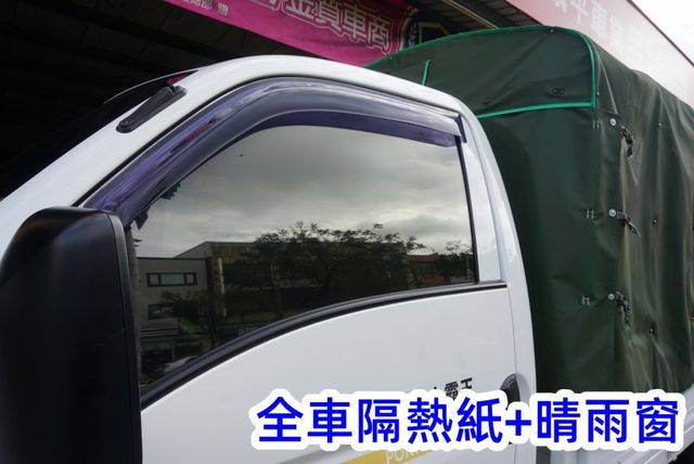(只跑2萬多.稀有自排.附2.5尺升降尾門) 2021年現代小霸王貨車 / 100%全車原鈑件 / 零頭款.可全額貸款  第5張相片