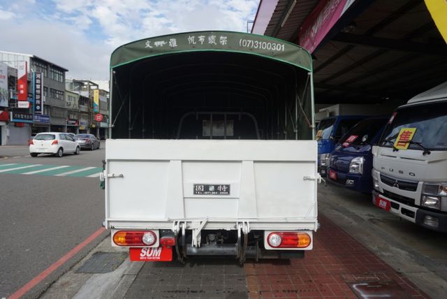 (只跑2萬多.稀有自排.附2.5尺升降尾門) 2021年現代小霸王貨車 / 100%全車原鈑件 / 零頭款.可全額貸款  第7張相片