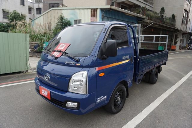 (稀有自排) 2023年 現代小霸王貨車 /100%全車原鈑件 / 全車水噹噹 / 零頭款.可全額貸款  第1張相片