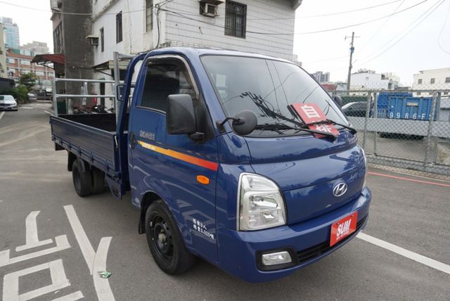 (稀有自排) 2023年 現代小霸王貨車 /100%全車原鈑件 / 全車水噹噹 / 零頭款.可全額貸款  第4張相片