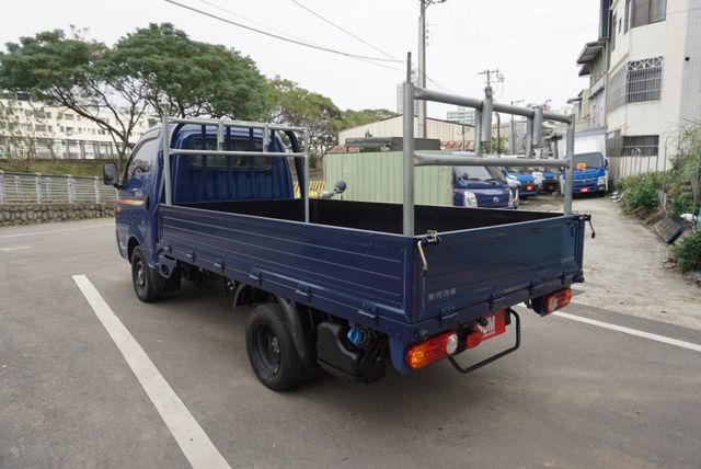 (稀有自排) 2023年 現代小霸王貨車 /100%全車原鈑件 / 全車水噹噹 / 零頭款.可全額貸款  第5張相片