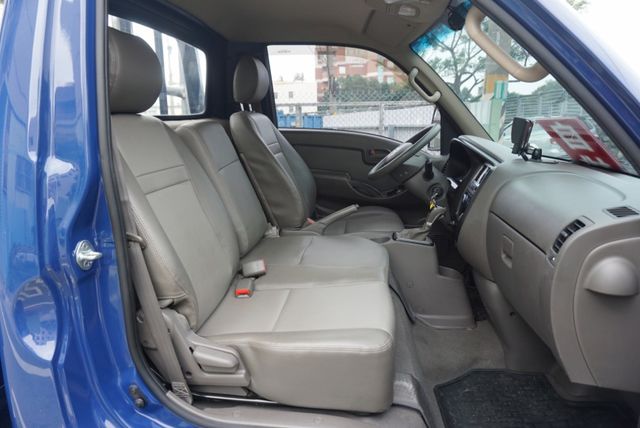 (稀有自排) 2023年 現代小霸王貨車 /100%全車原鈑件 / 全車水噹噹 / 零頭款.可全額貸款  第11張相片