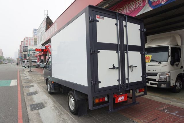 (只跑1萬多) 2021年 得利卡纖維廂貨車  / 前後行車紀錄器 . 全車水噹噹 / 零頭款.可全額貸款  第7張相片
