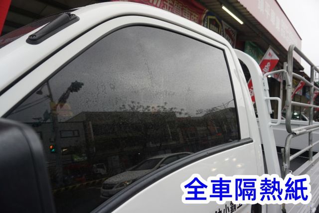 (只跑1萬多.稀有自排.附4尺尾門) 2023年 現代小霸王貨車 / 100%全車原鈑件 / 零頭款.可全額貸款  第10張相片