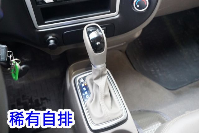 (只跑1萬多.稀有自排.附4尺尾門) 2023年 現代小霸王貨車 / 100%全車原鈑件 / 零頭款.可全額貸款  第14張相片