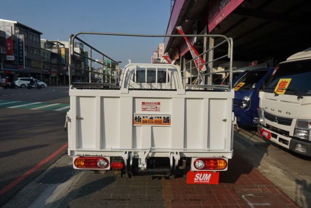 (稀有自排.附4尺升降尾門) 2024年 現代小霸王貨車 / 100%全車原鈑件 / 零頭款.可全額貸款  第7張相片