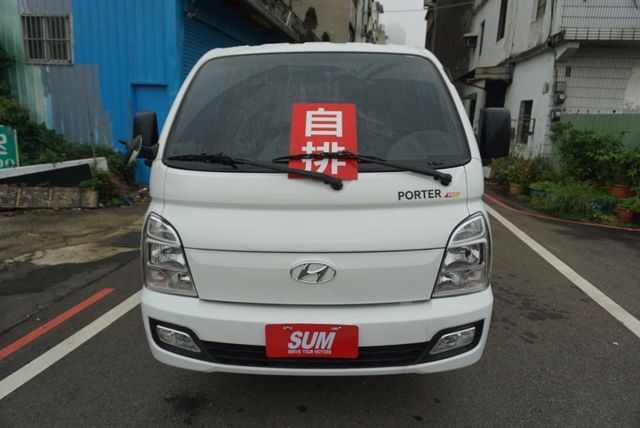 (只跑2萬多.稀有自排.附4尺升降尾門) 2023年 現代小霸王貨車 / 100%全車原鈑件 / 零頭款.可全額貸款  第3張相片