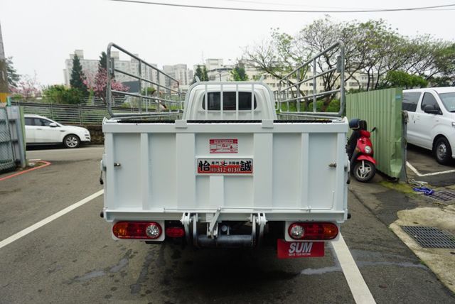 (只跑2萬多.稀有自排.附4尺升降尾門) 2023年 現代小霸王貨車 / 100%全車原鈑件 / 零頭款.可全額貸款  第6張相片