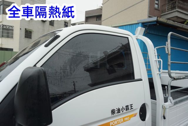 (只跑2萬多.稀有自排.附4尺升降尾門) 2023年 現代小霸王貨車 / 100%全車原鈑件 / 零頭款.可全額貸款  第8張相片