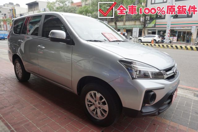 2021年Zinger 客貨兩用車五人座 / 全車100%原鈑件 /皮椅 /後座獨立空調/定速/鋁圈/ABS/循跡防滑  第4張相片