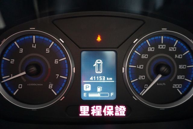 2021年Zinger 客貨兩用車五人座 / 全車100%原鈑件 /皮椅 /後座獨立空調/定速/鋁圈/ABS/循跡防滑  第17張相片
