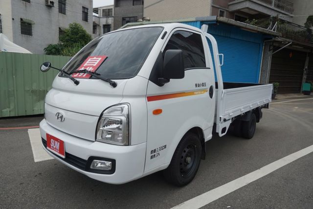 (自排)2023年現代PORTER / 三人座/ ABS/ 全車原鈑件 / 零頭款 可全額貸款  第1張相片