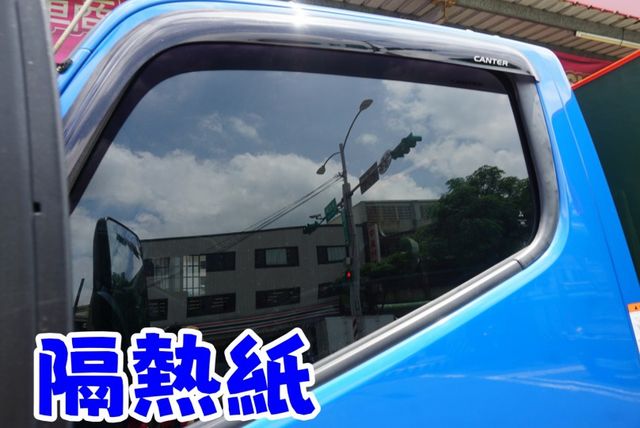 (全新) 升降布篷 , 2021年中華堅達14呎貨車,附升降尾門+升降布篷 / 倒車顯影/ 安卓機 /零頭款可全額貸  第15張相片