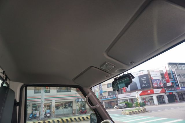 (自排)(只跑3萬) 2022年菱利零下-5度冷凍車 /一手車/零頭款.可全額貸款/ABS/定速/全車原鈑件  第11張相片