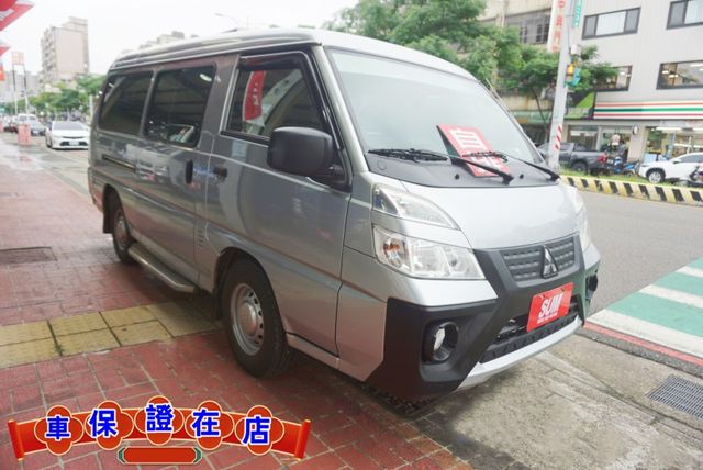 (自排) 2020年中華得利卡廂車 /八人座/三排座椅/ 一手車/後側排冷氣出風口/電動後視鏡  第4張相片