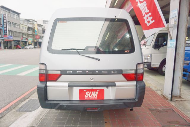 (自排) 2020年中華得利卡廂車 /八人座/三排座椅/ 一手車/後側排冷氣出風口/電動後視鏡  第8張相片