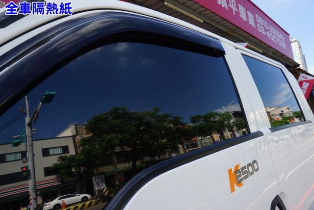 2021年卡旺雙廂貨車 ∣ 雙折尾門升降機∣6人座∣全車原鈑件∣一手車∣倒車顯影∣ABS∣零頭款可全額貸款  第9張相片