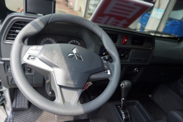 (稀有自排.只跑2萬多. 8人座) 2022得利卡客貨兩用車 / 附定速.100%全車原鈑件 / 零頭款.可全額貸款  第14張相片