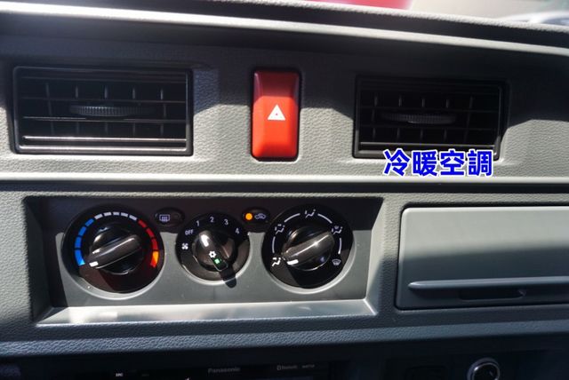 (稀有自排.只跑2萬多. 8人座) 2022得利卡客貨兩用車 / 附定速.100%全車原鈑件 / 零頭款.可全額貸款  第19張相片