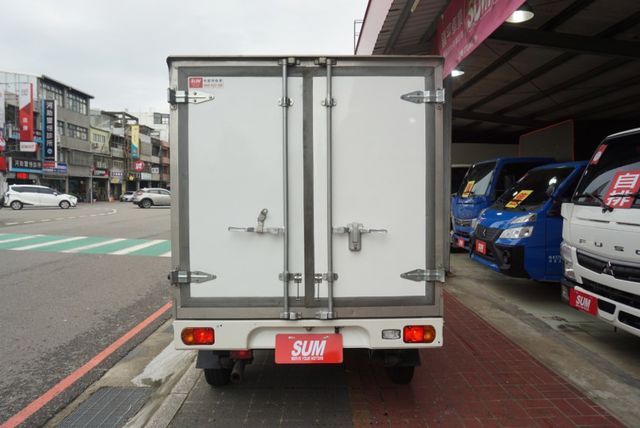 (只跑4萬多.稀有自排.零下-15度) 2022年 菱利冷凍車 / 附定速.全車水噹噹 / 零頭款.可全額貸款  第6張相片