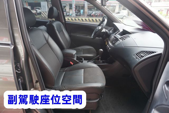 (自排)(只跑4萬多) ZINGER 客貨兩用車 / 100%全車原鈑件 / 附前後行車紀錄器.零頭款.可全額貸款  第12張相片