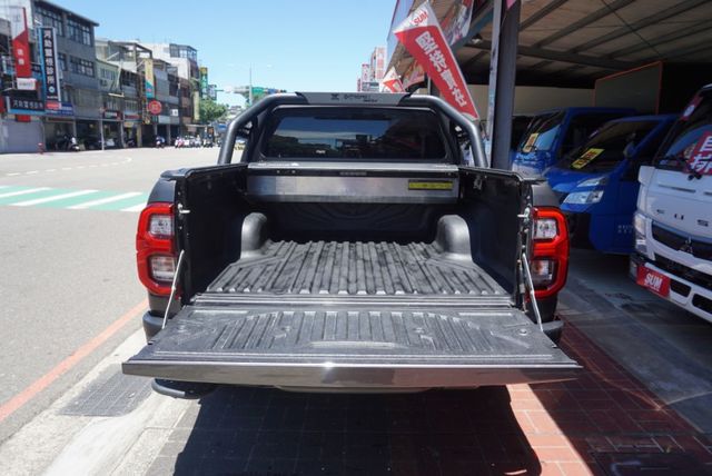 (4WD.附直線加速器) 2022年 HILUX 皮卡休旅車 / 附360度環景系統.後斗電動捲簾.安卓機.導航系統  第9張相片