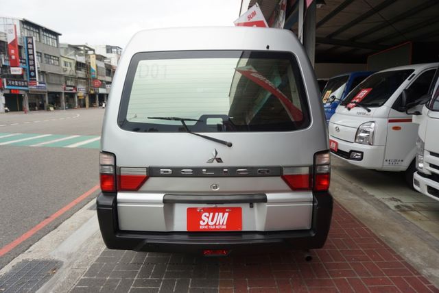 (8人座.只跑5萬多)2021年 得利卡客貨兩用車 /100%全車原鈑件 / 零頭款.可全額貸款  第6張相片