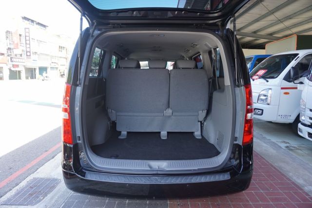 (8人座) 2021年 史塔瑞斯客貨兩用車 / 100%全車原鈑件 / 附安卓機.定速.導航 / 零頭款.可全額貸款  第8張相片