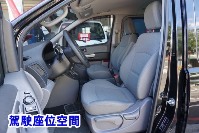 (8人座) 2021年 史塔瑞斯客貨兩用車 / 100%全車原鈑件 / 附安卓機.定速.導航 / 零頭款.可全額貸款  第11張相片